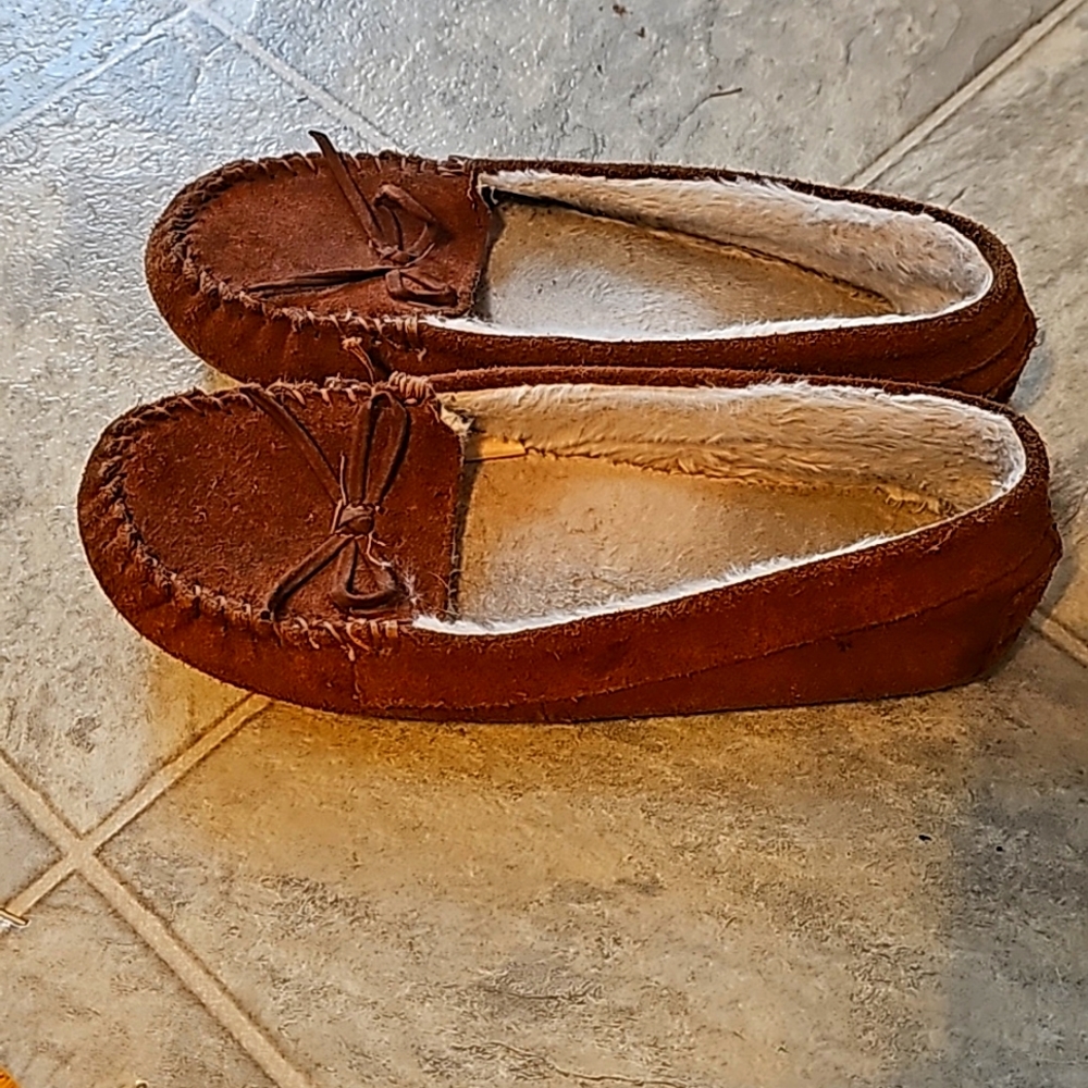 Women's house shoes